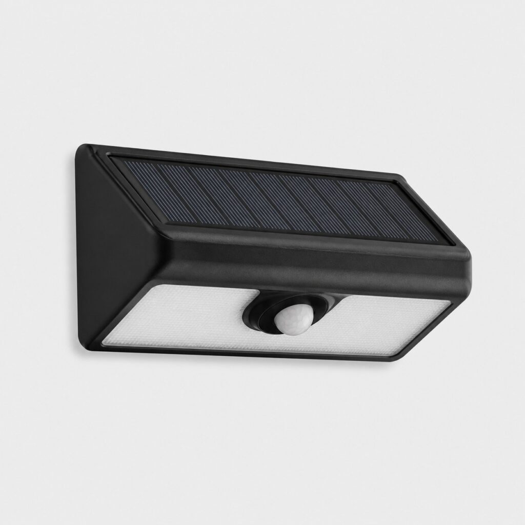 Lampe solaire à détecteur de mouvement, boîtier noir mat, vue de trois quarts sur fond clair