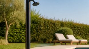 Douche solaire de piscine : 20, 40 ou 60 litres ?