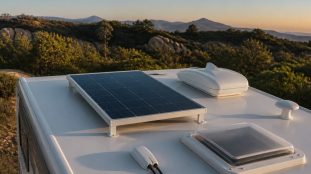 Quelle puissance de panneau solaire choisir pour un camping-car ?